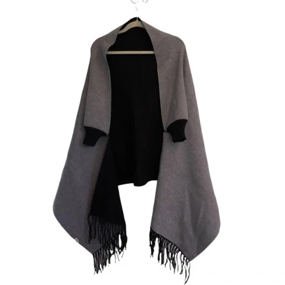 pretty persuasions black and gray reversible wrap poncho shawl rib cuffs - Picture 4 of 9